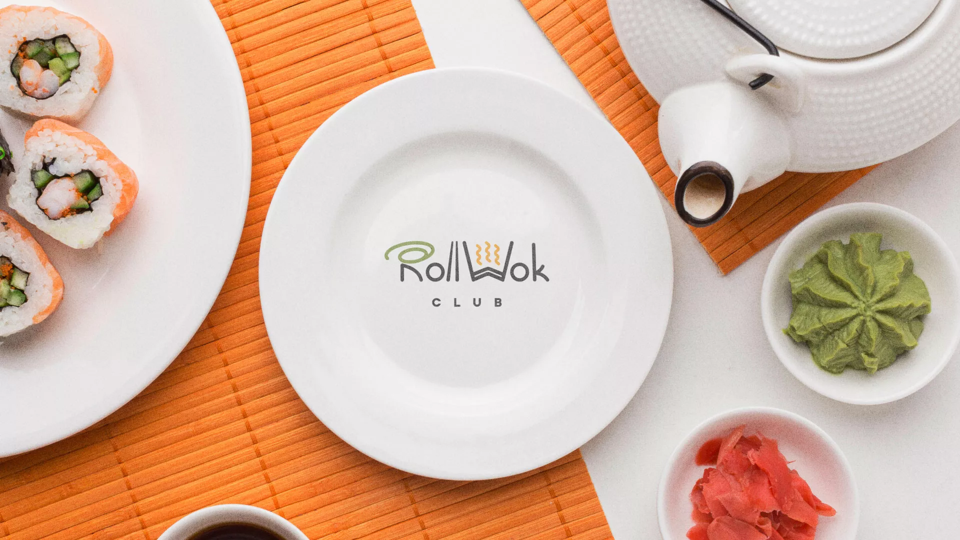 Разработка логотипа и фирменного стиля суши-бара «Roll Wok Club» в Киселёвске
